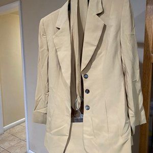 Creme colored three piece set